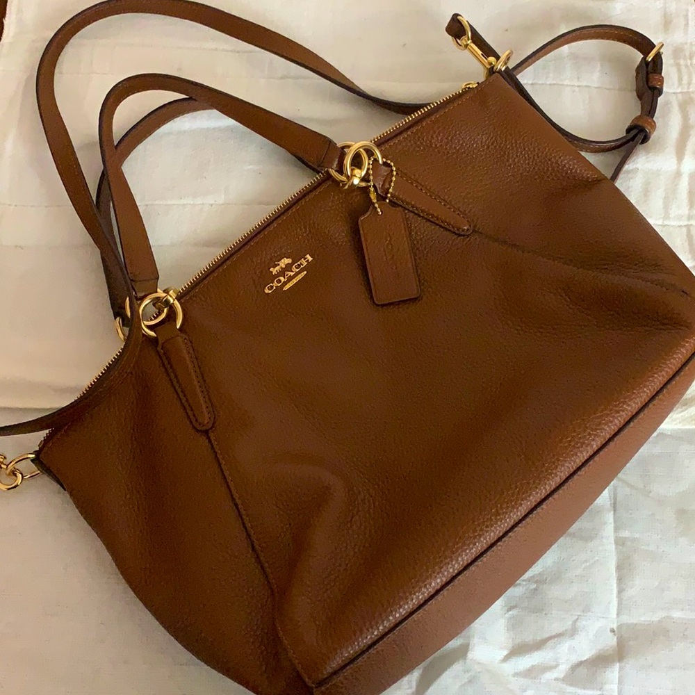 COACH Small Kelsey Satchel Handbag (like new )